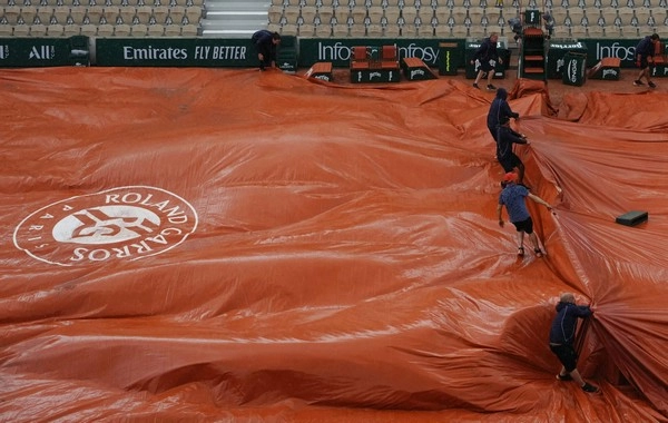How Should You Approach Rain Delay Angle Bets Without Losing Value?
