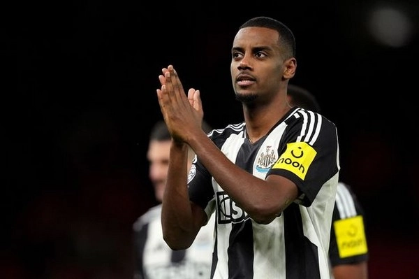 Liverpool ready to splash £130 million for Alexander Isak in dramatic late-window push