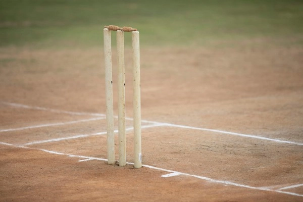 Are cricket in-play session odds manipulated?