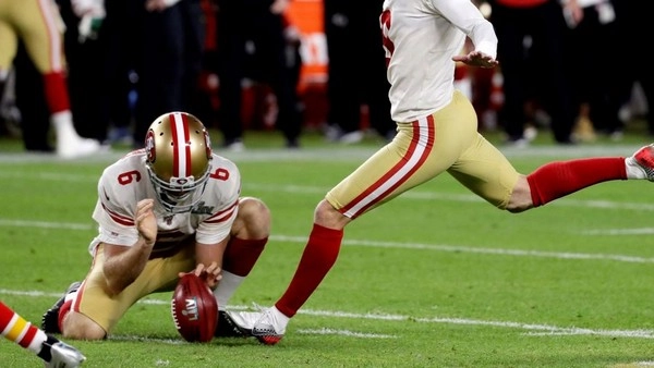 How can Field Goal Distance bets capture momentum shifts?