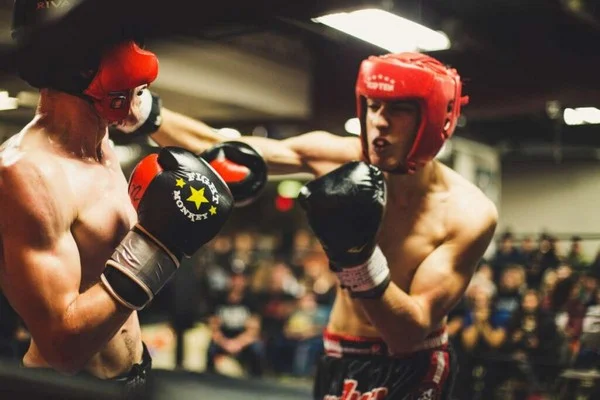 What can Total Clinch Time reveal about fighter endurance?