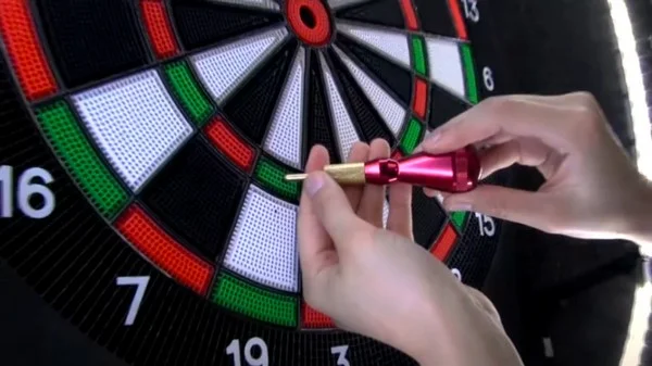 Why does breaking the throw reshape darts betting outcomes?
