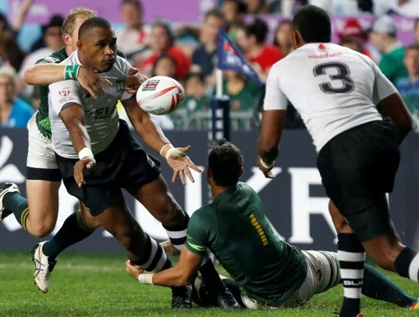 How does an offload chain impact betting on team totals?