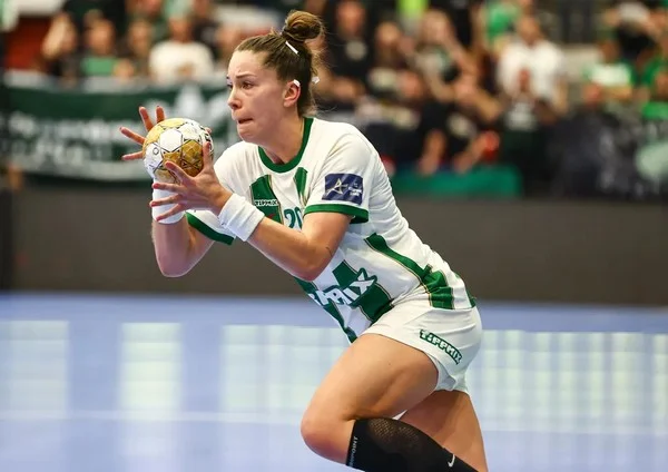 Why is shot efficiency a critical factor in handball bets?