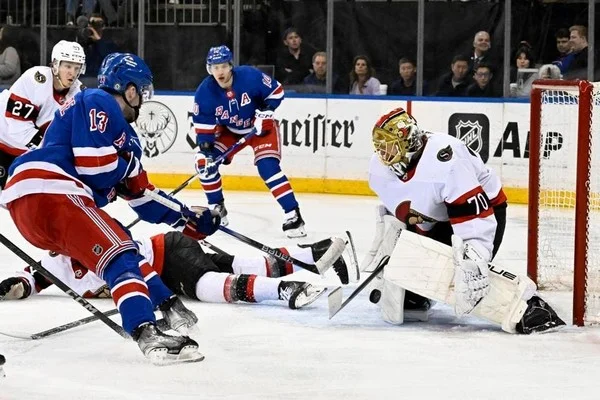 Is betting on ice hockey playoffs structured differently than the regular season?