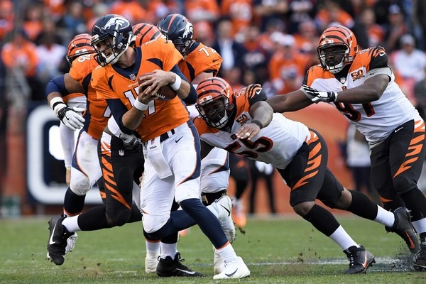 Can Americanfootball defensive shift predict outcomes?