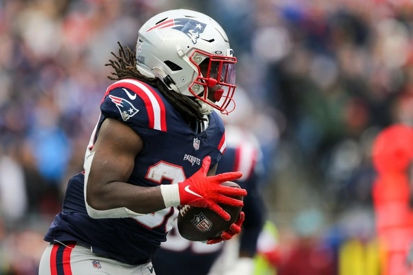 Is Americanfootball third down conversion rate a key indicator?