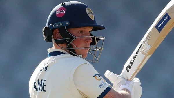 Can bettors forecast a cricket batting collapse?