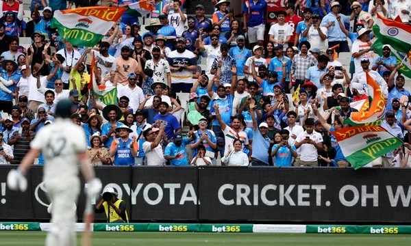 Do cricket crowd pressure moments change outcomes?