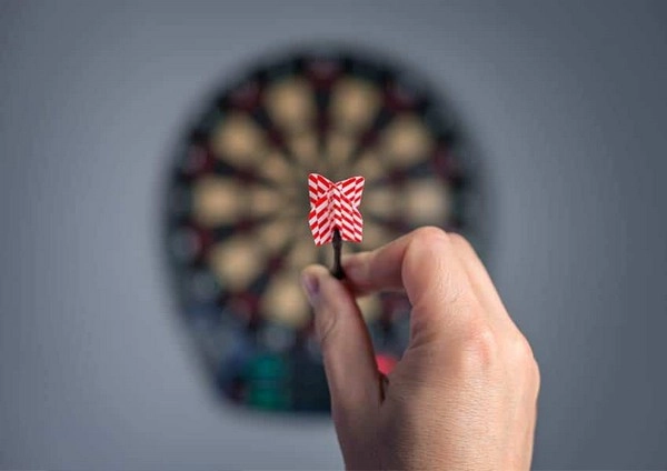 Do darts early dominance patterns predict upsets?
