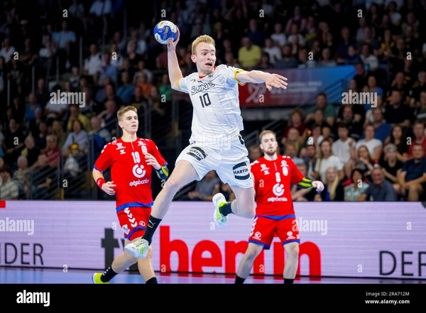 How does handball counter attack strategy influence odds?
