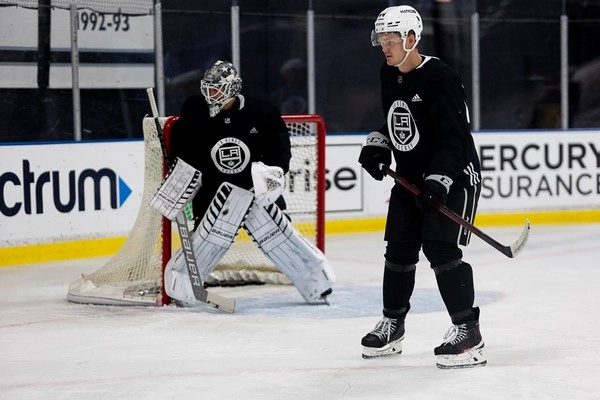 Is icehockey goalie stress measurable for betting?