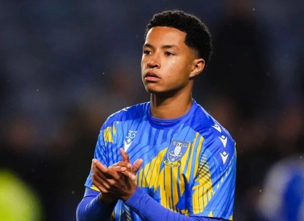 Does the race for Yisa Alao signal a new youth-talent battle between United and Liverpool?