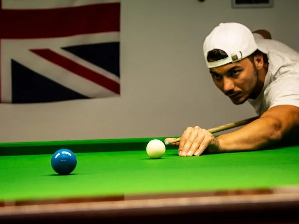 When to support a return in snooker betting?