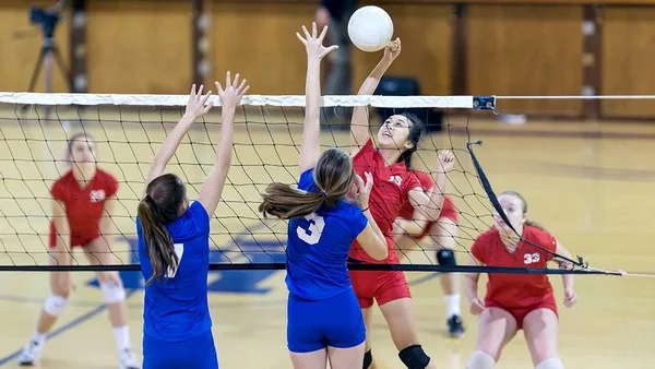 Should bettors use or avoid momentum breaks in volleyball matches?