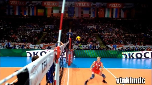 What rally output signals are important to volleyball bettors?