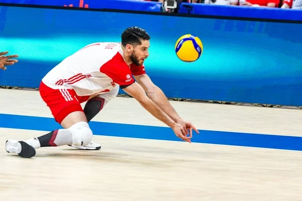 How to evaluate the impact of receiving in volleyball?