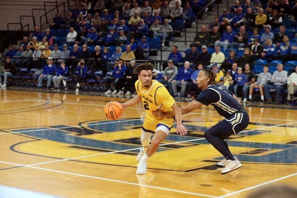 Is momentum in a game given more or less value in basketball betting?