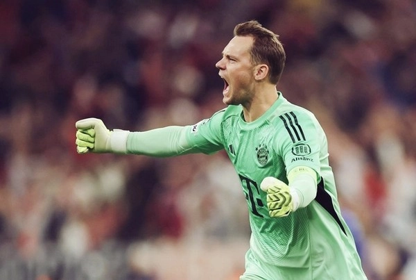 Manuel Neuer - Nuer evolved from a brave goalkeeper to a strong veteran