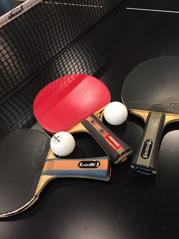 Does slow adaptation of equipment have an effect on the early stages of table tennis?